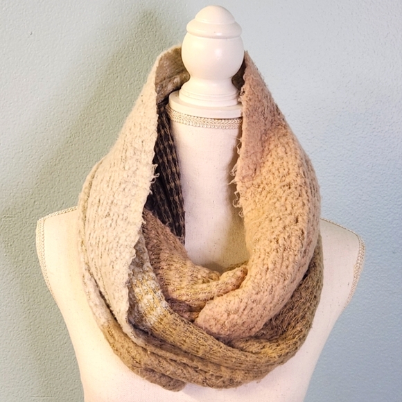 Comfy Beige gray peach ivory blocked Knit Infinity Scarf - Picture 1 of 7